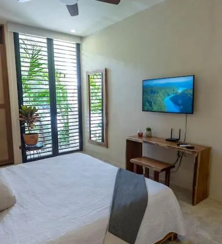 Exquisite Jungle W/private Pool!